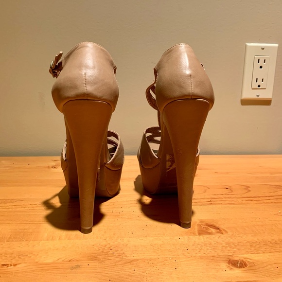 nude platform heeled sandals, size 6 - Picture 2 of 5